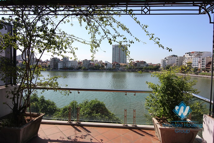 Lake view-House for rent in Tay Ho area